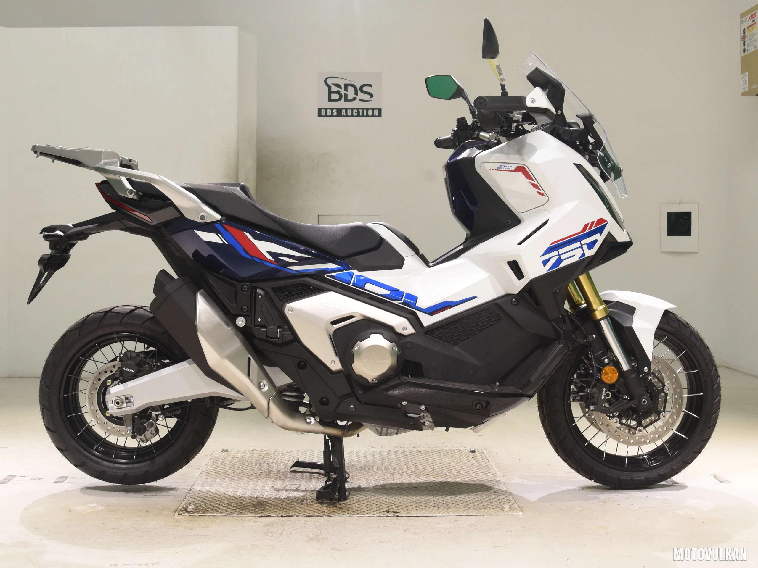 Honda X-ADV750-2