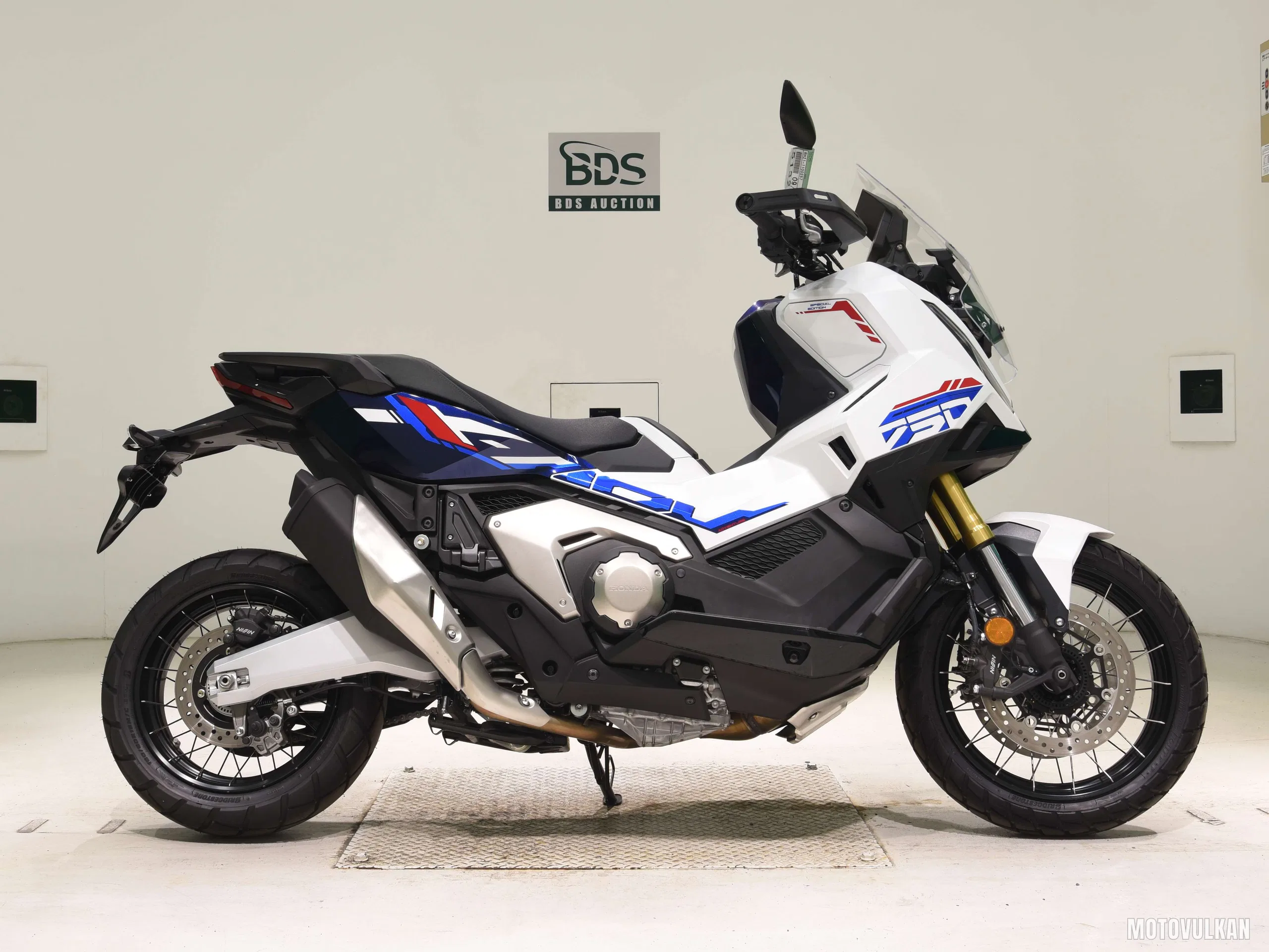 Honda X-ADV750-2