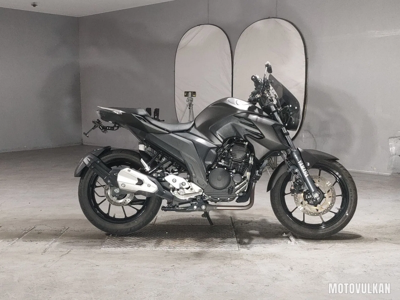 Yamaha FZ25