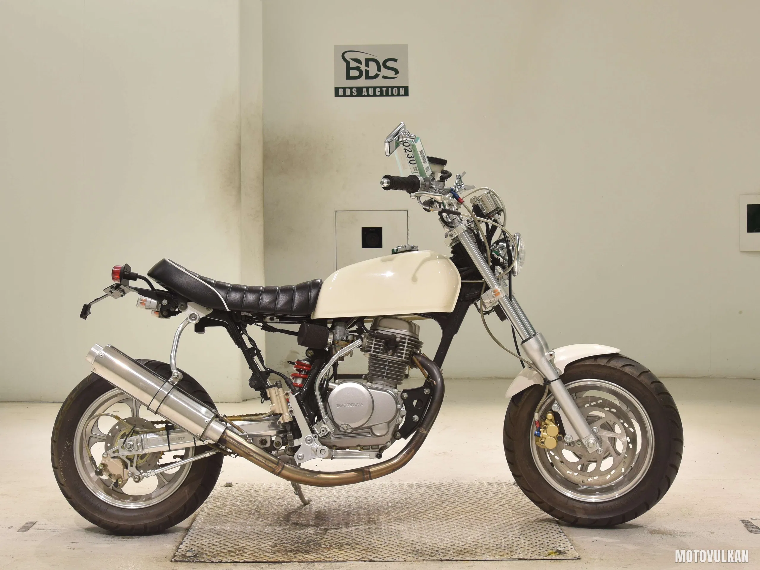 Honda APE100