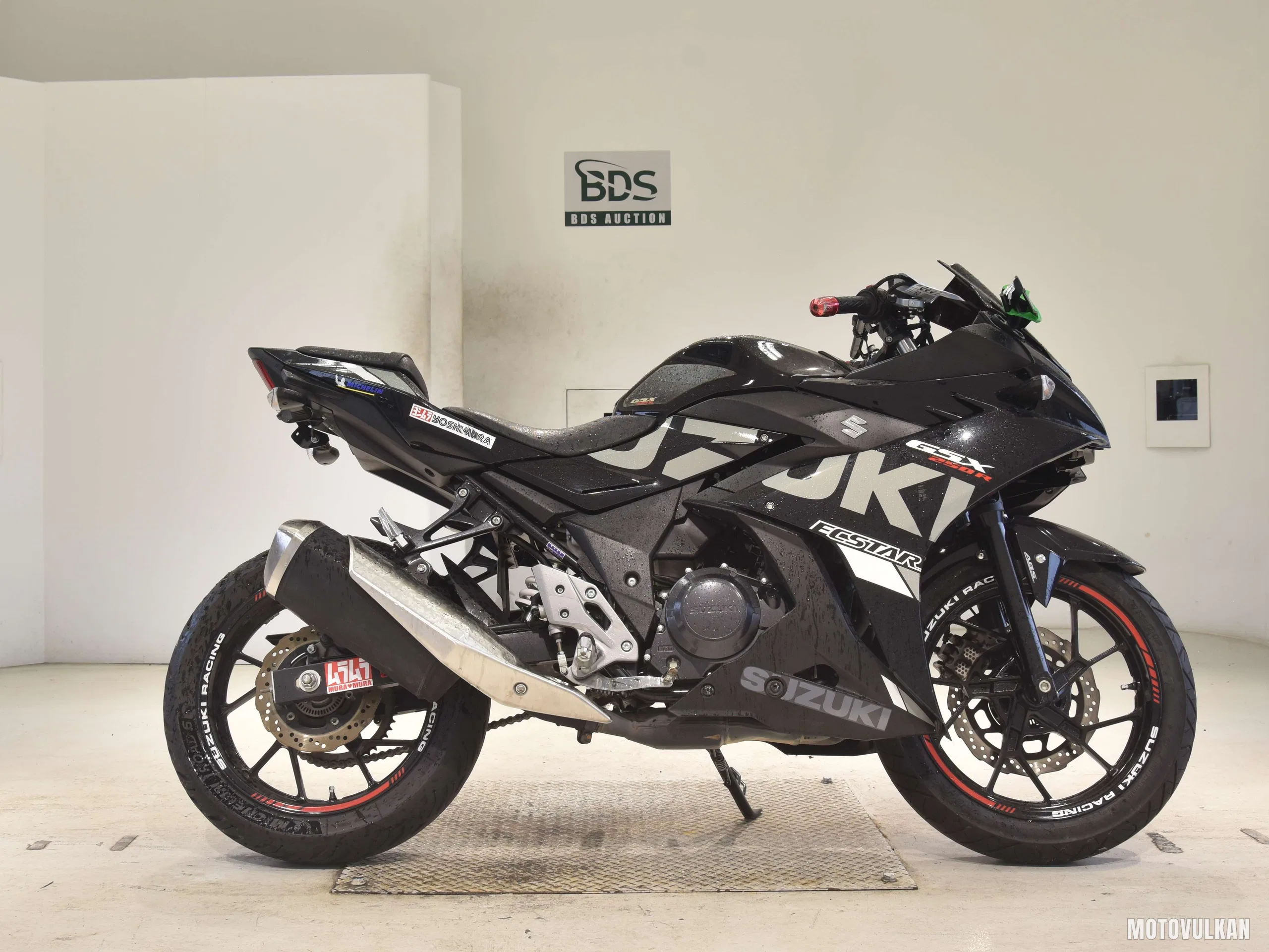 Suzuki GSX250RA