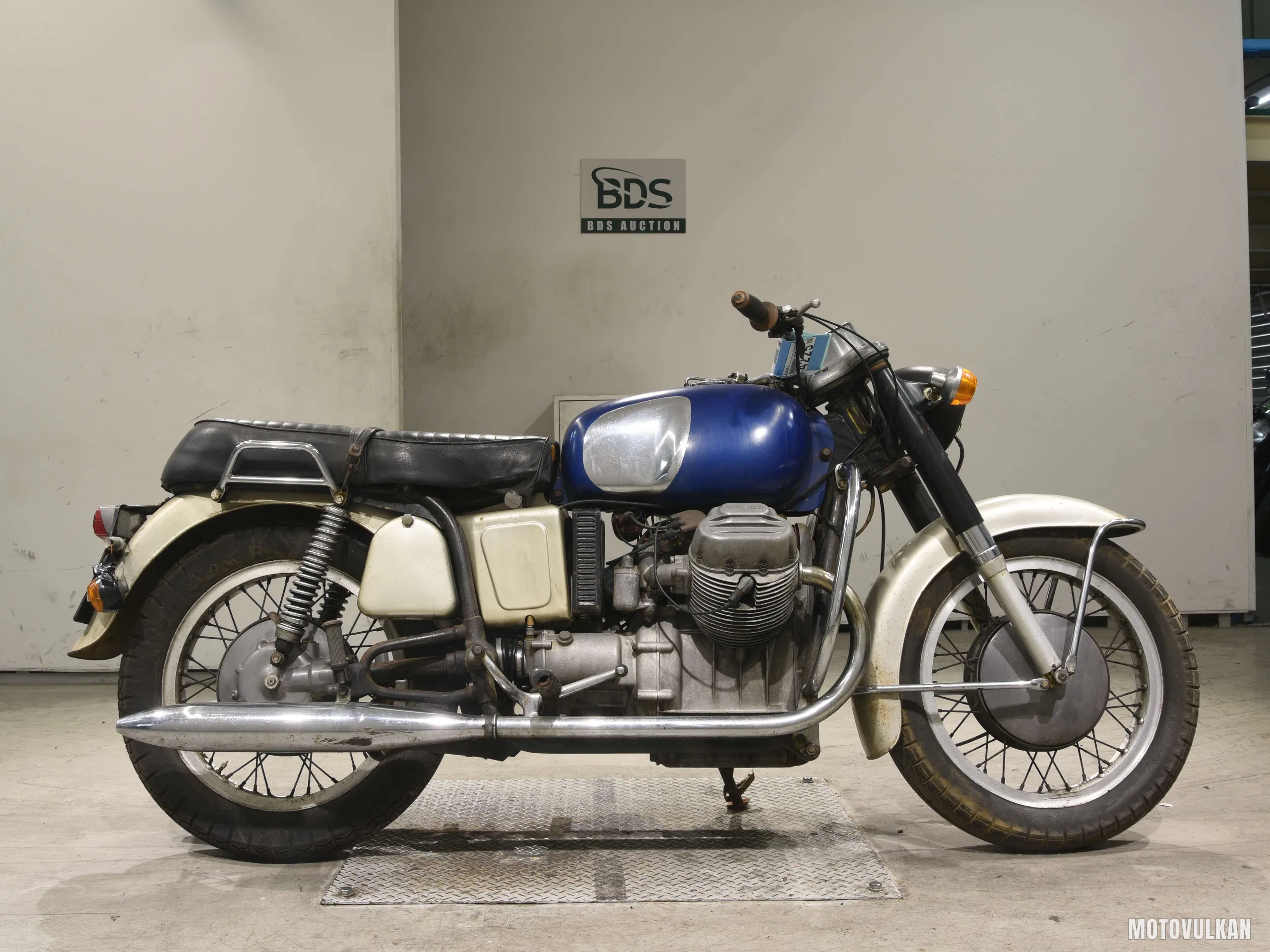  MOTO GUZZI V7