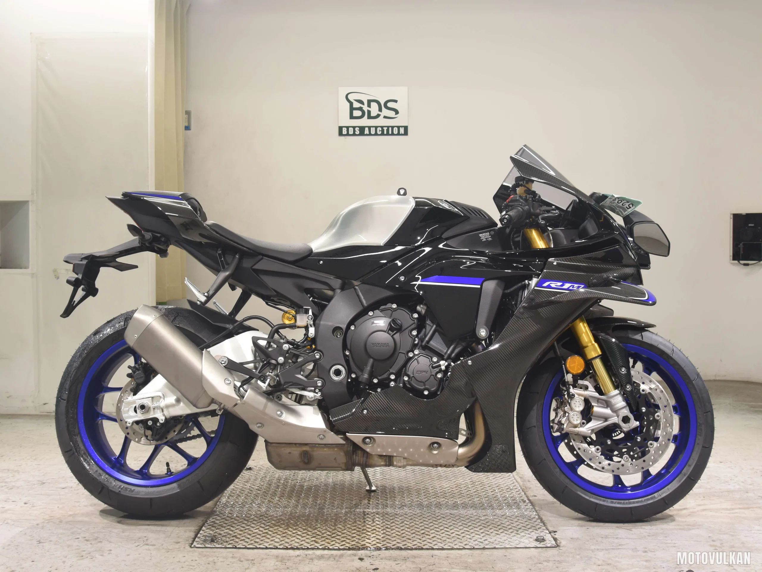 Yamaha YZF-R1M