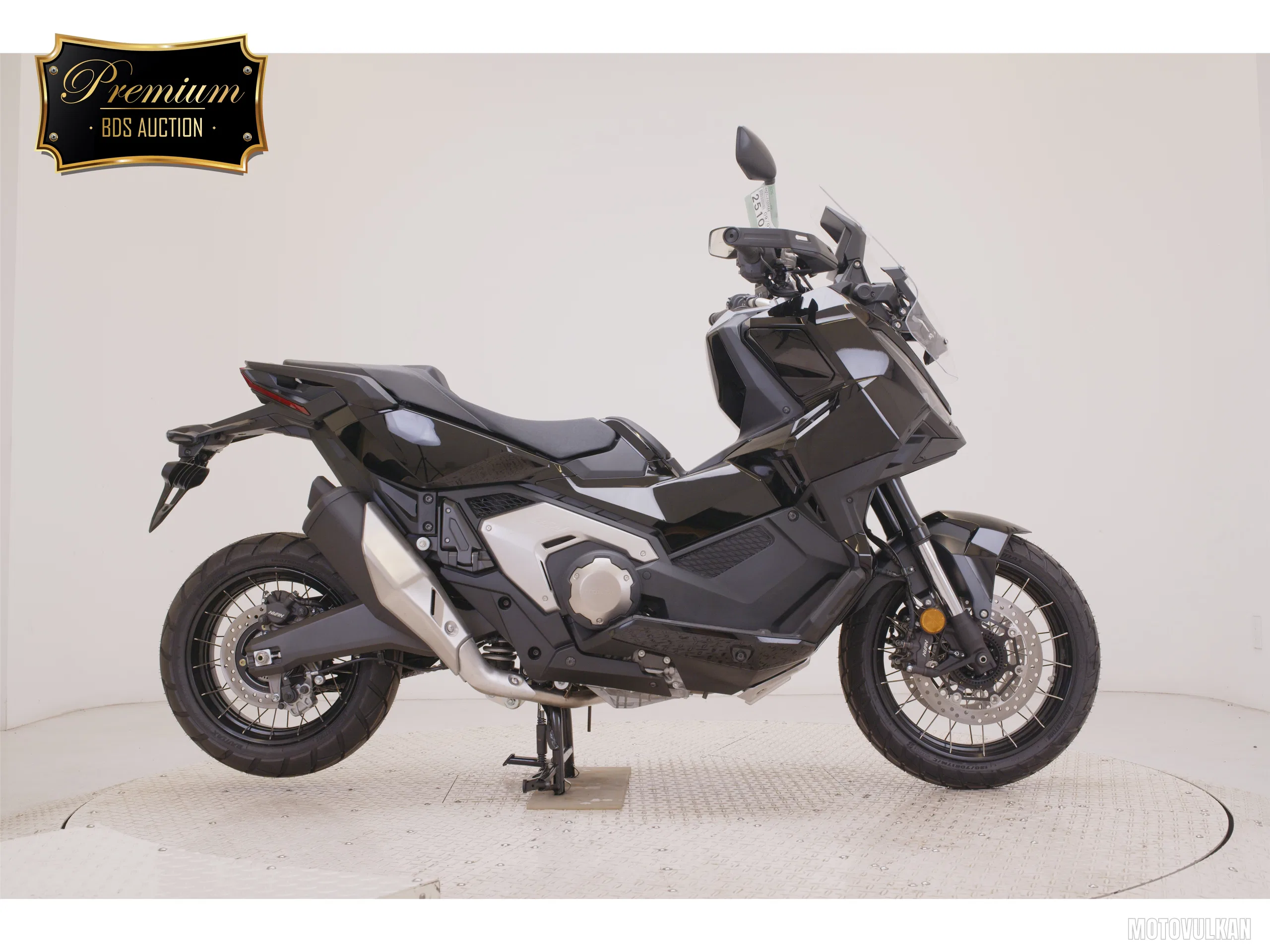 Honda X-ADV750-2