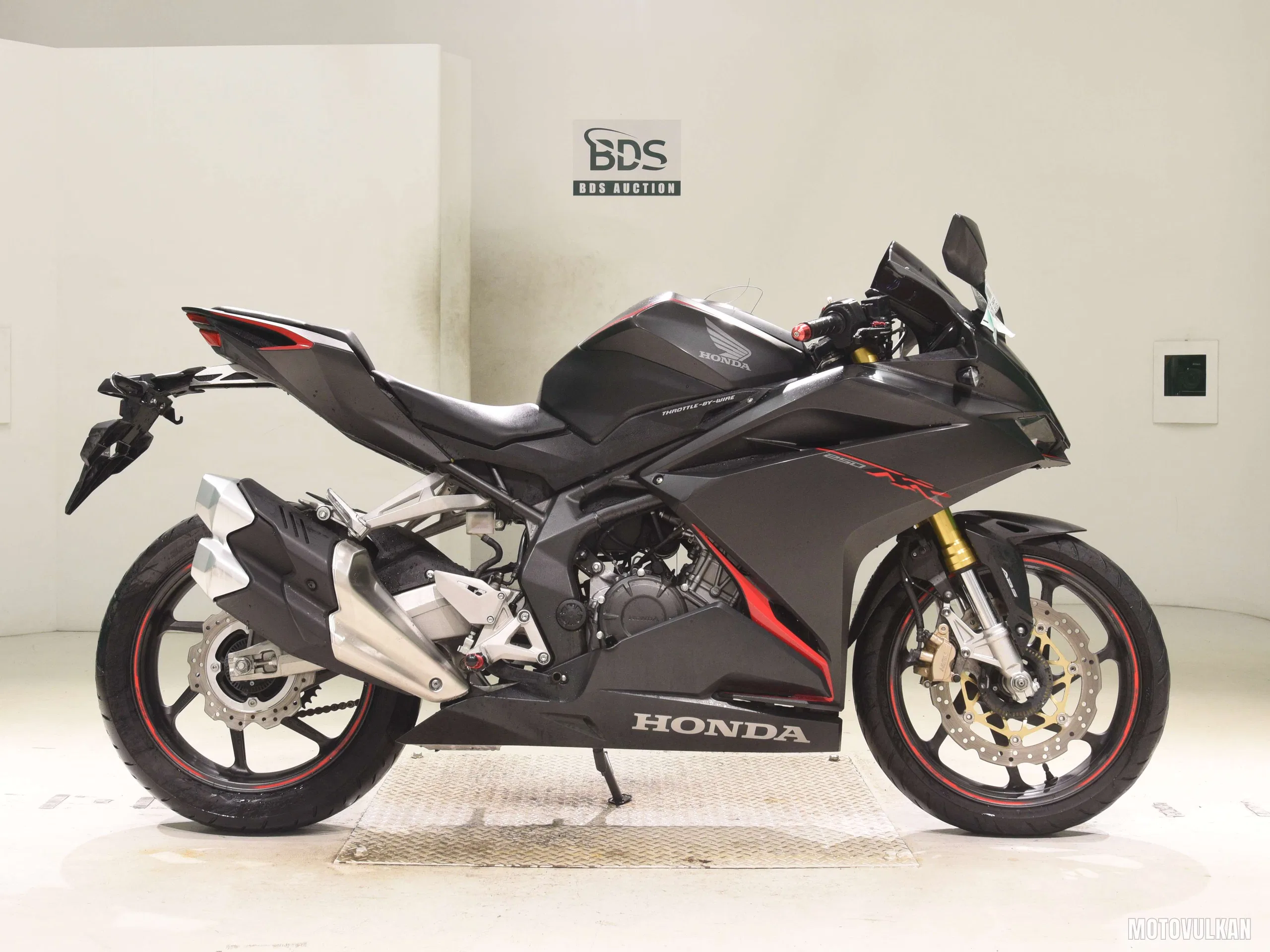 Honda CBR250RR-2