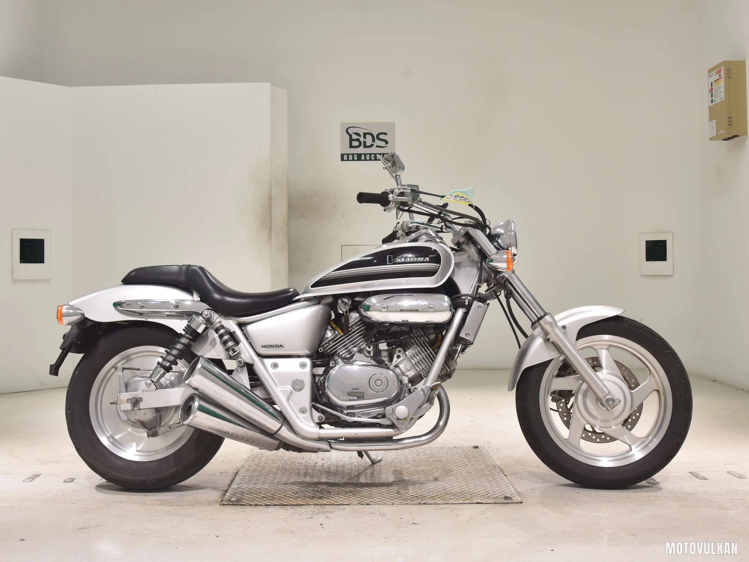 Honda MAGNA250