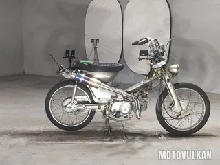 Honda Super Cub 90 Custom