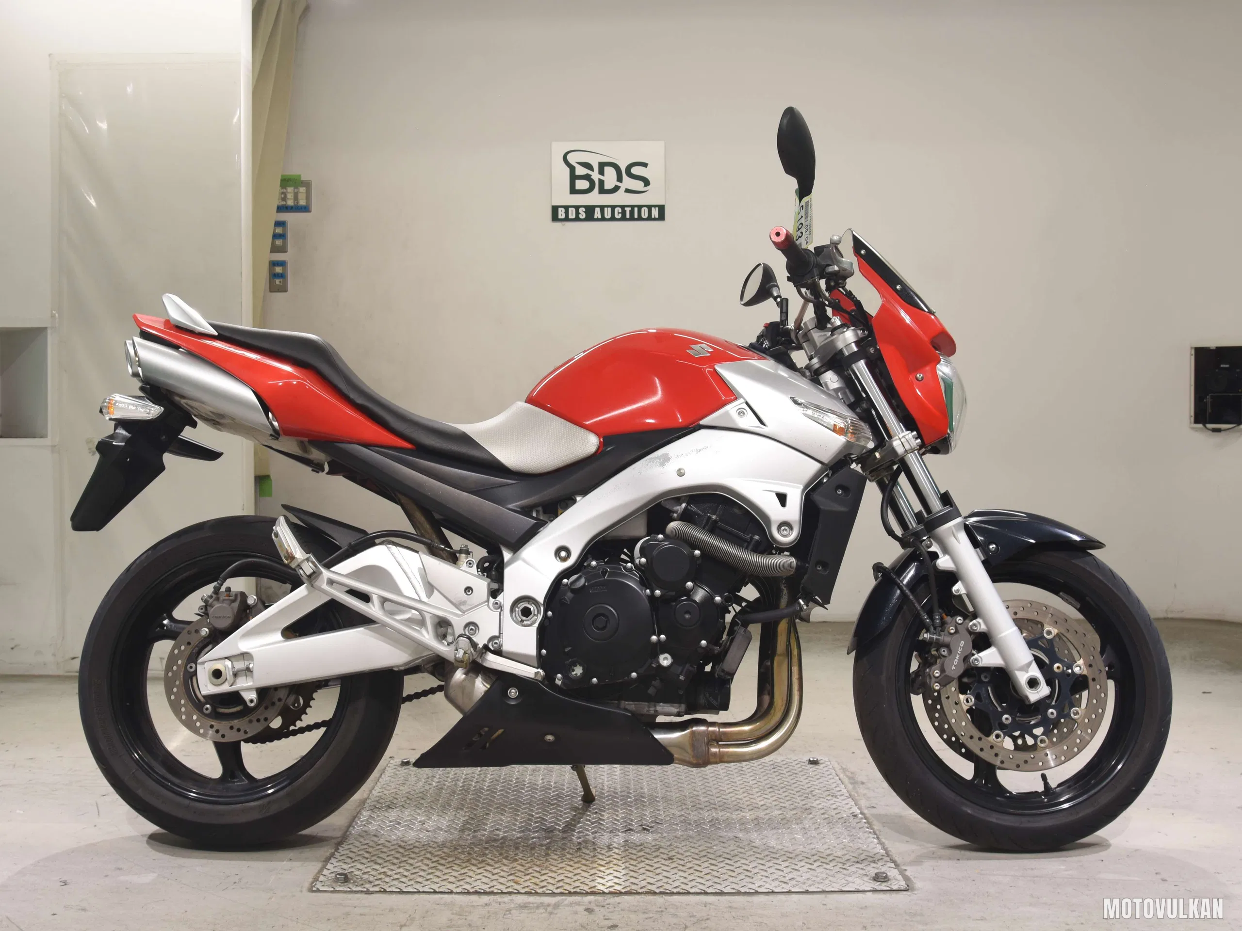Suzuki GSR600