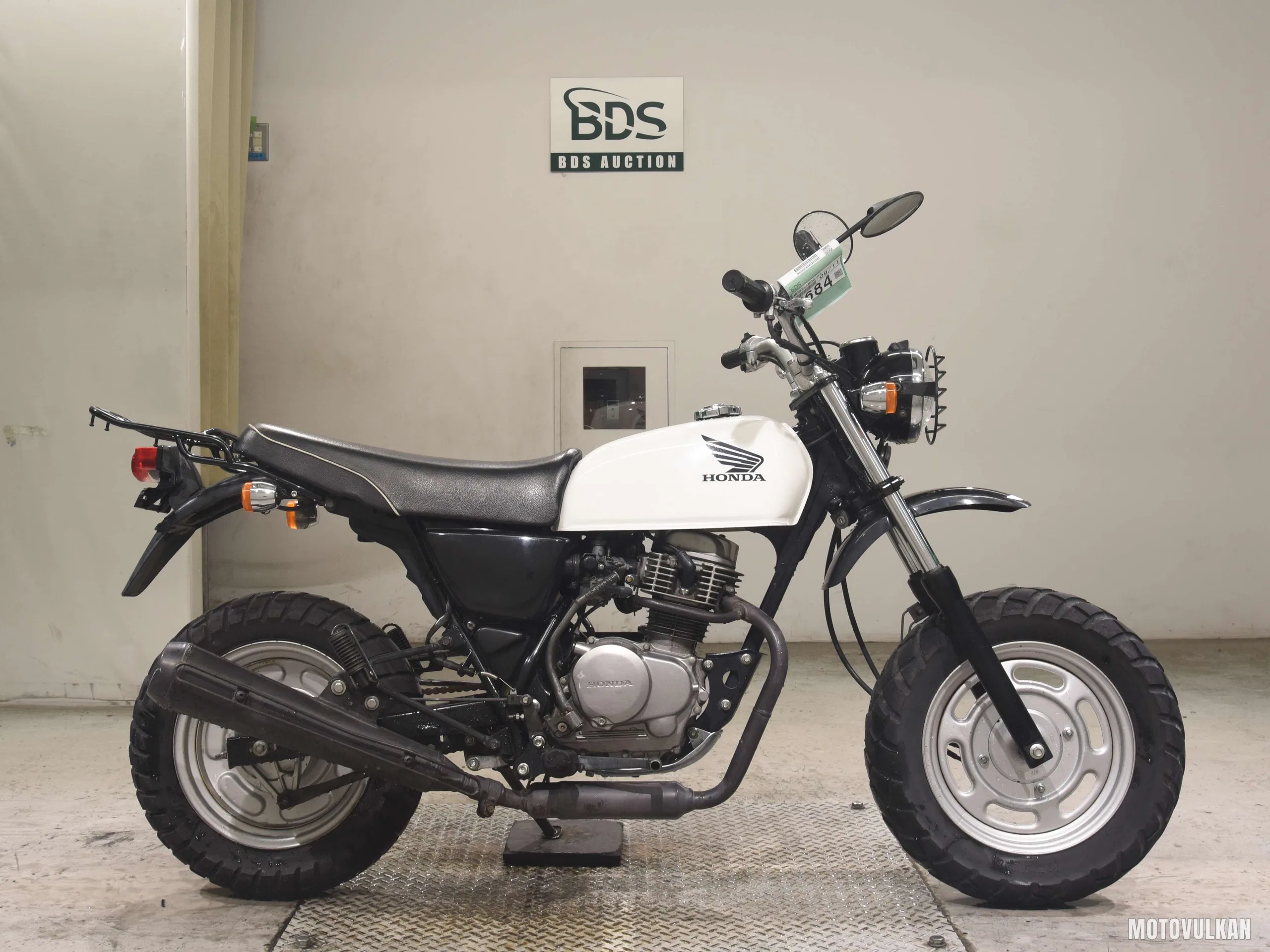 Honda APE100