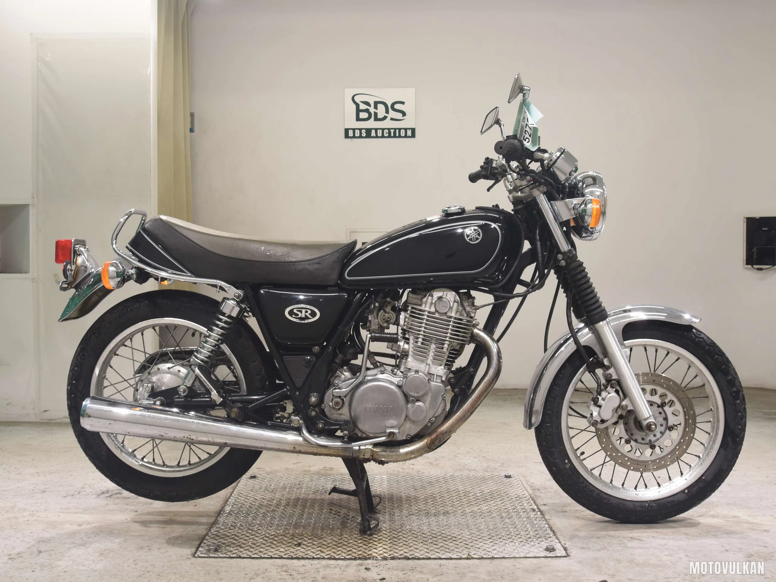Yamaha SR400-3