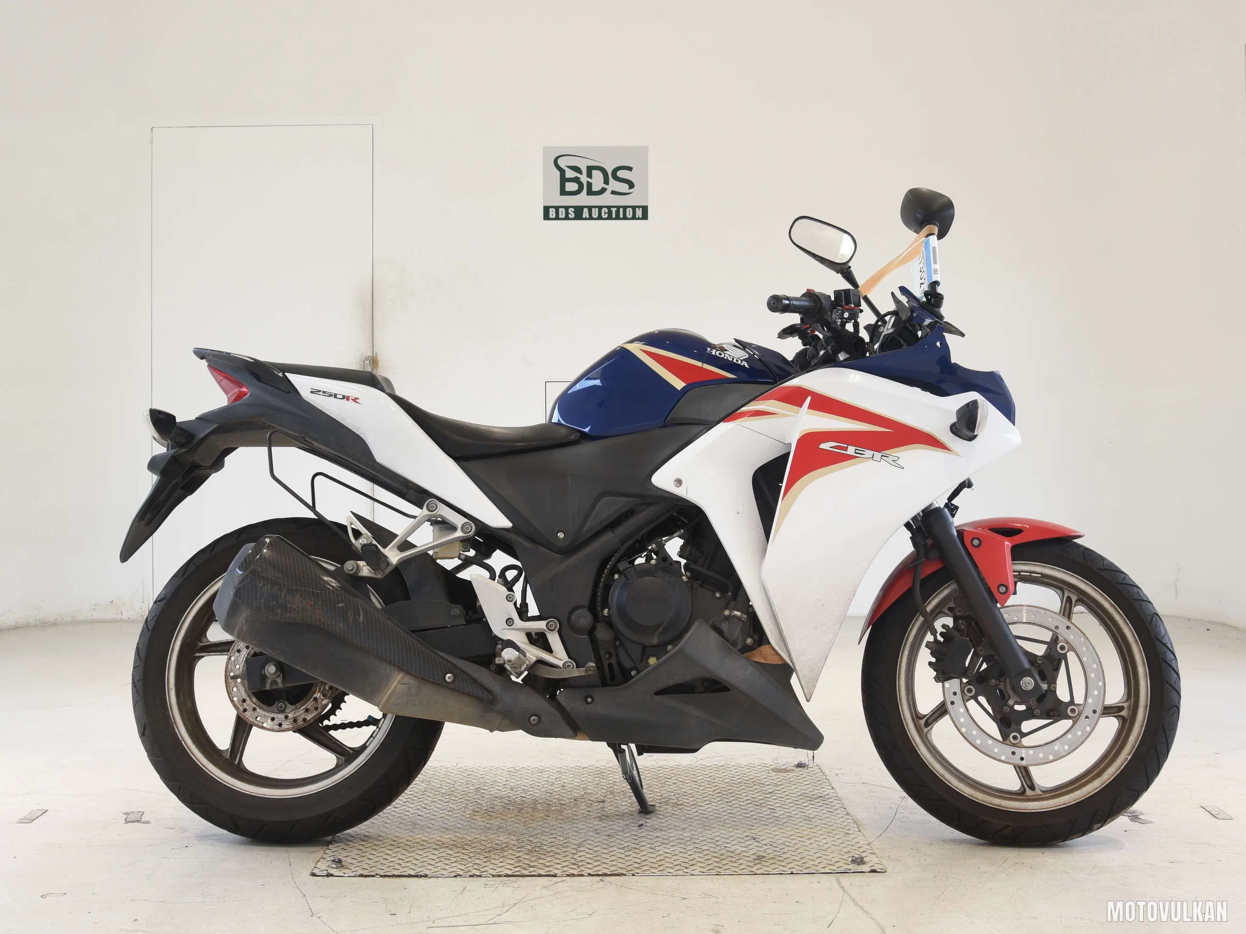 Honda CBR250R-3