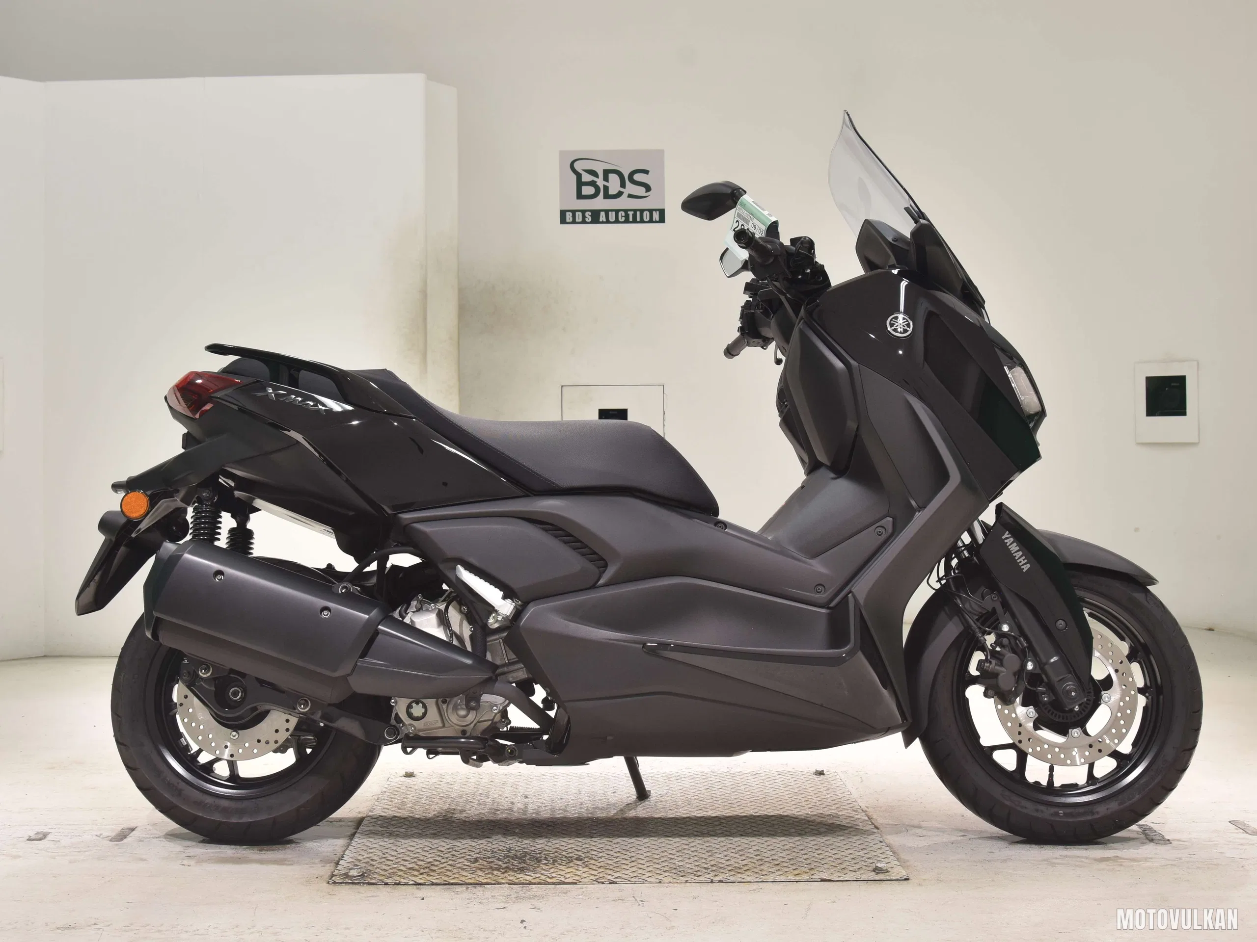 Yamaha X-MAX250-2