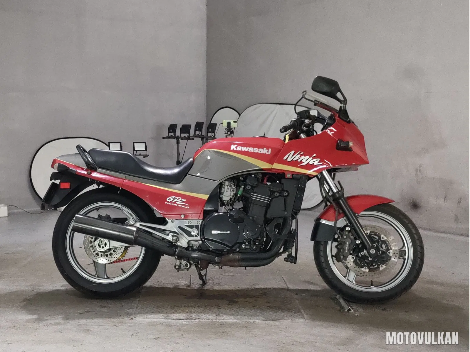 Kawasaki GPZ900R