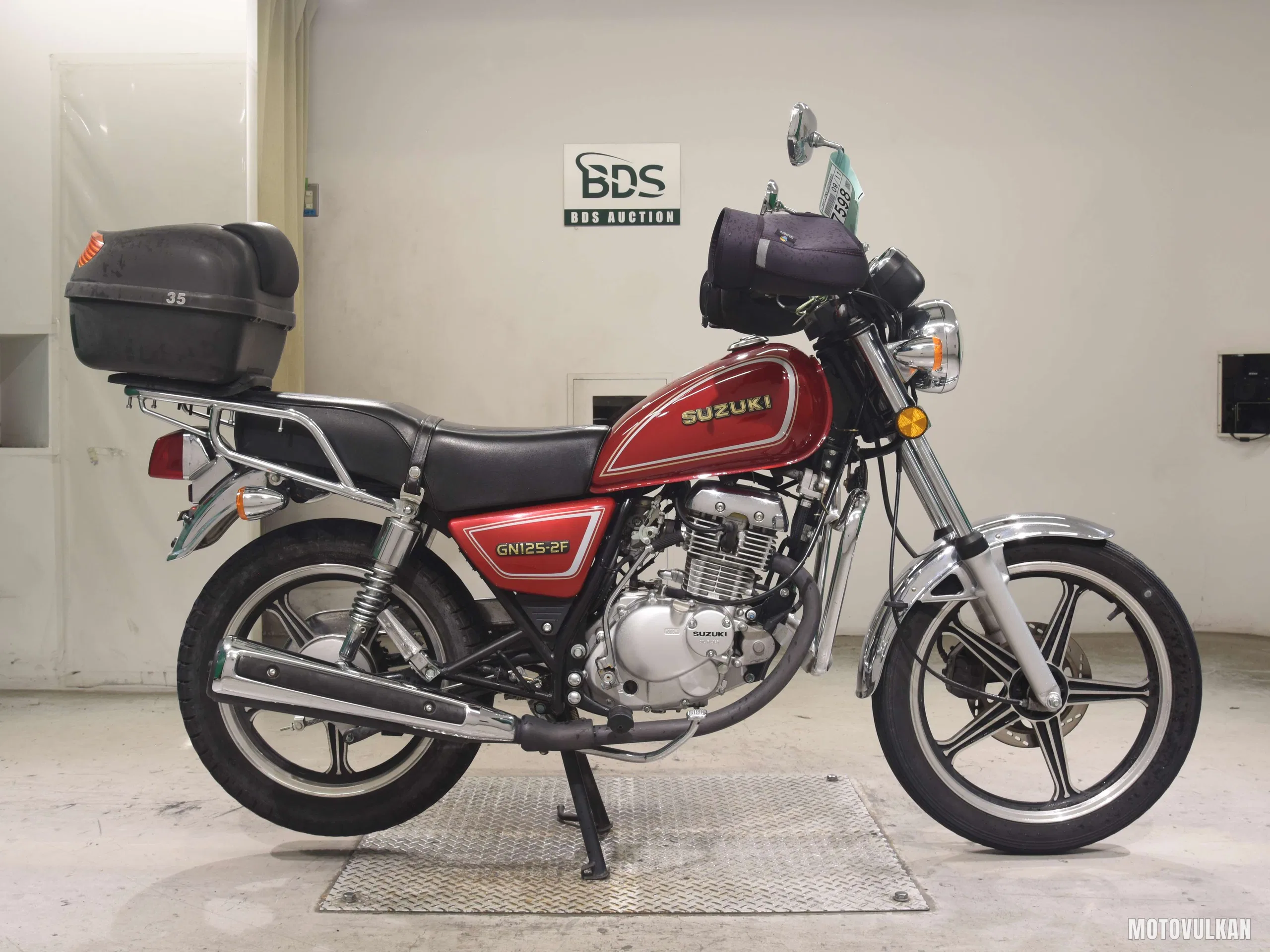 Suzuki GN125-2F