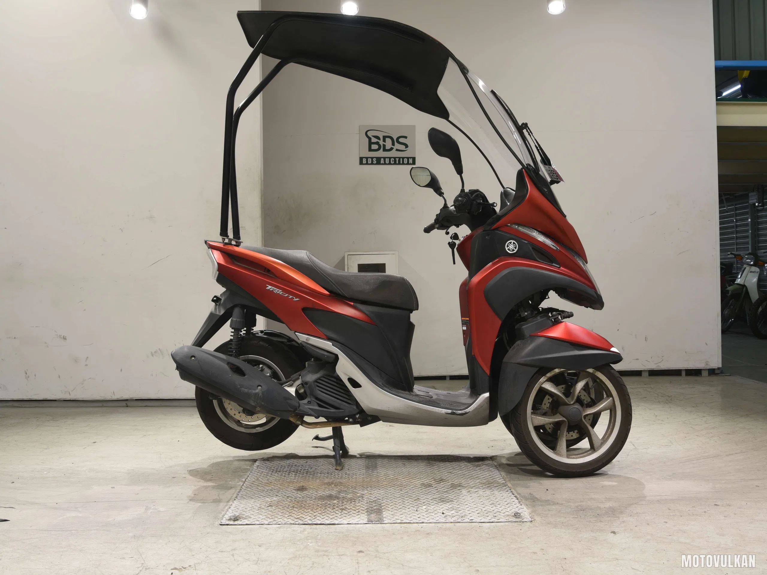 Yamaha Tricity 125A Roof