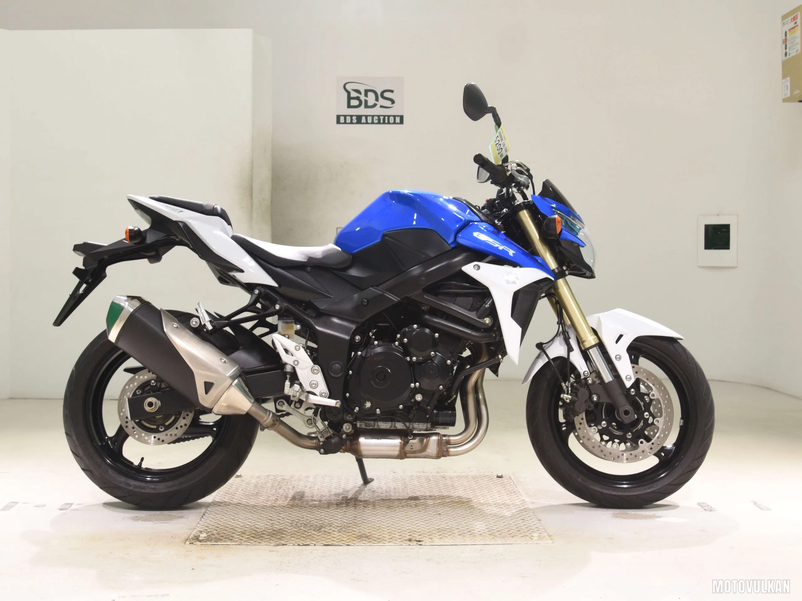 Suzuki GSR750A