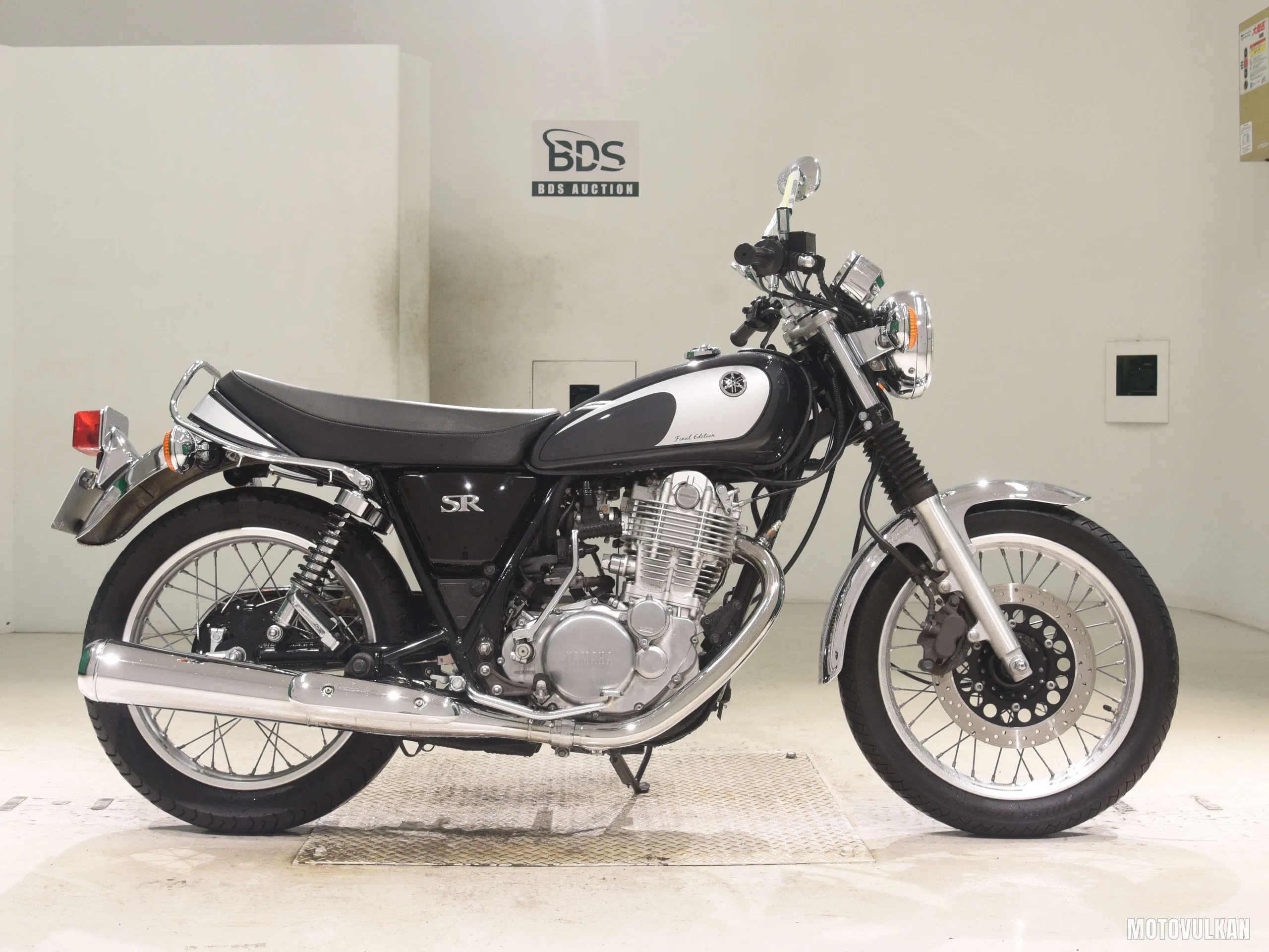 Yamaha SR400-5