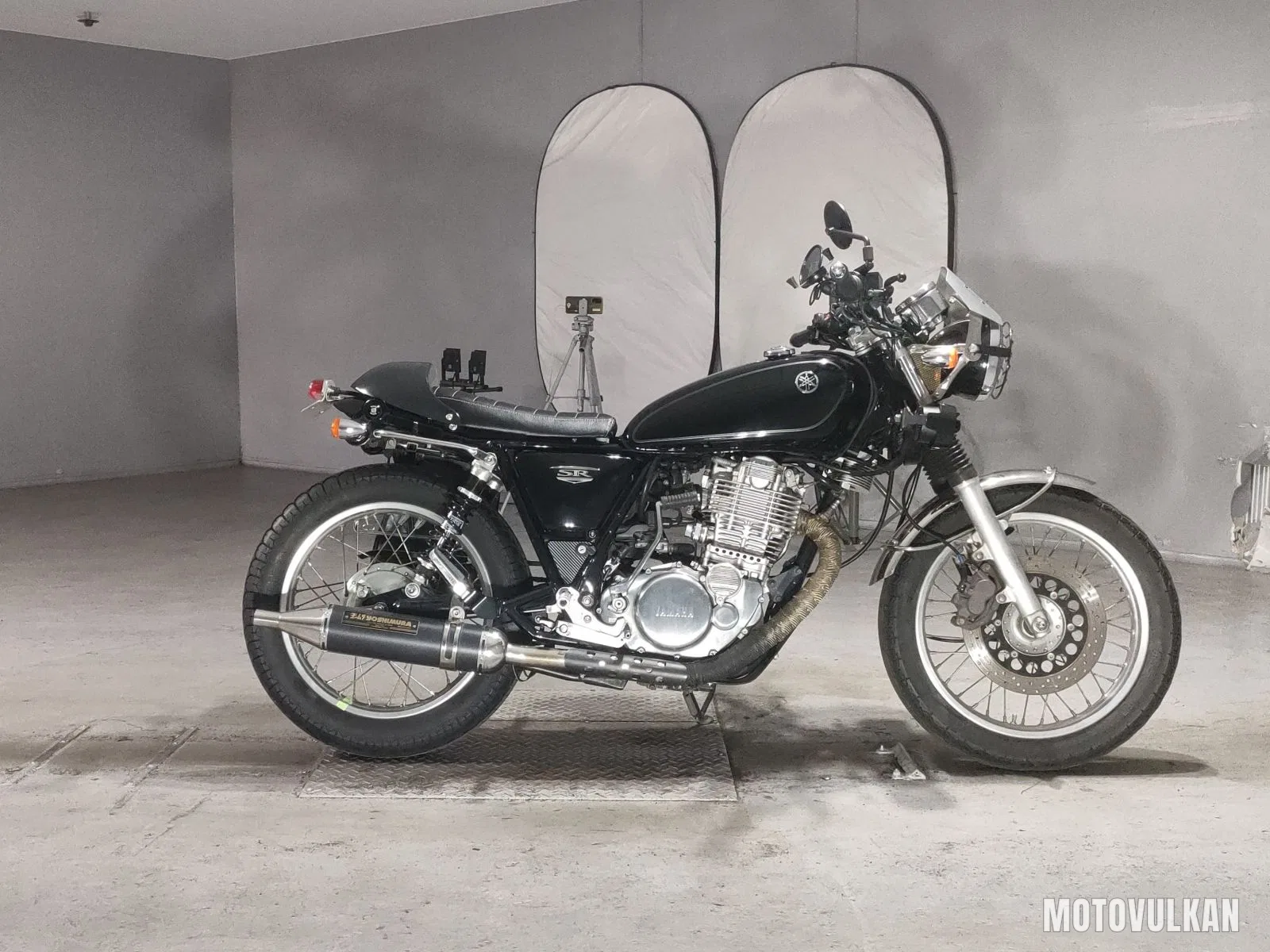 Yamaha SR400