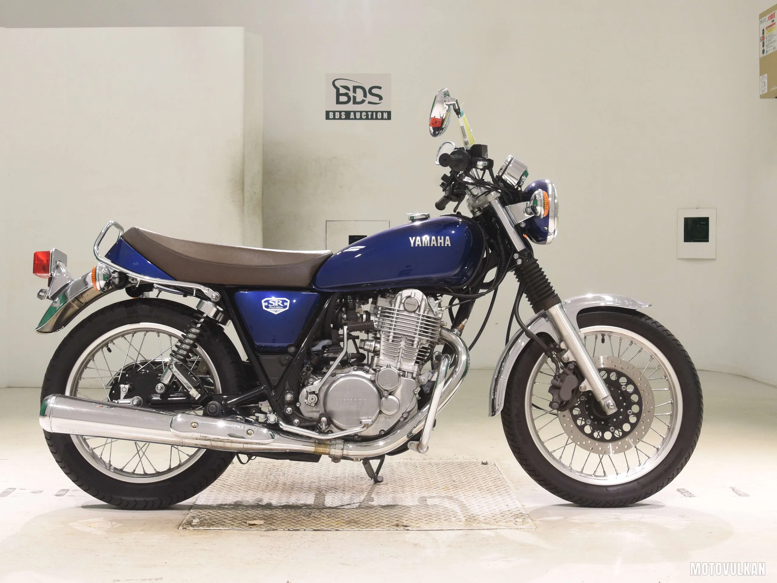 Yamaha SR400-5