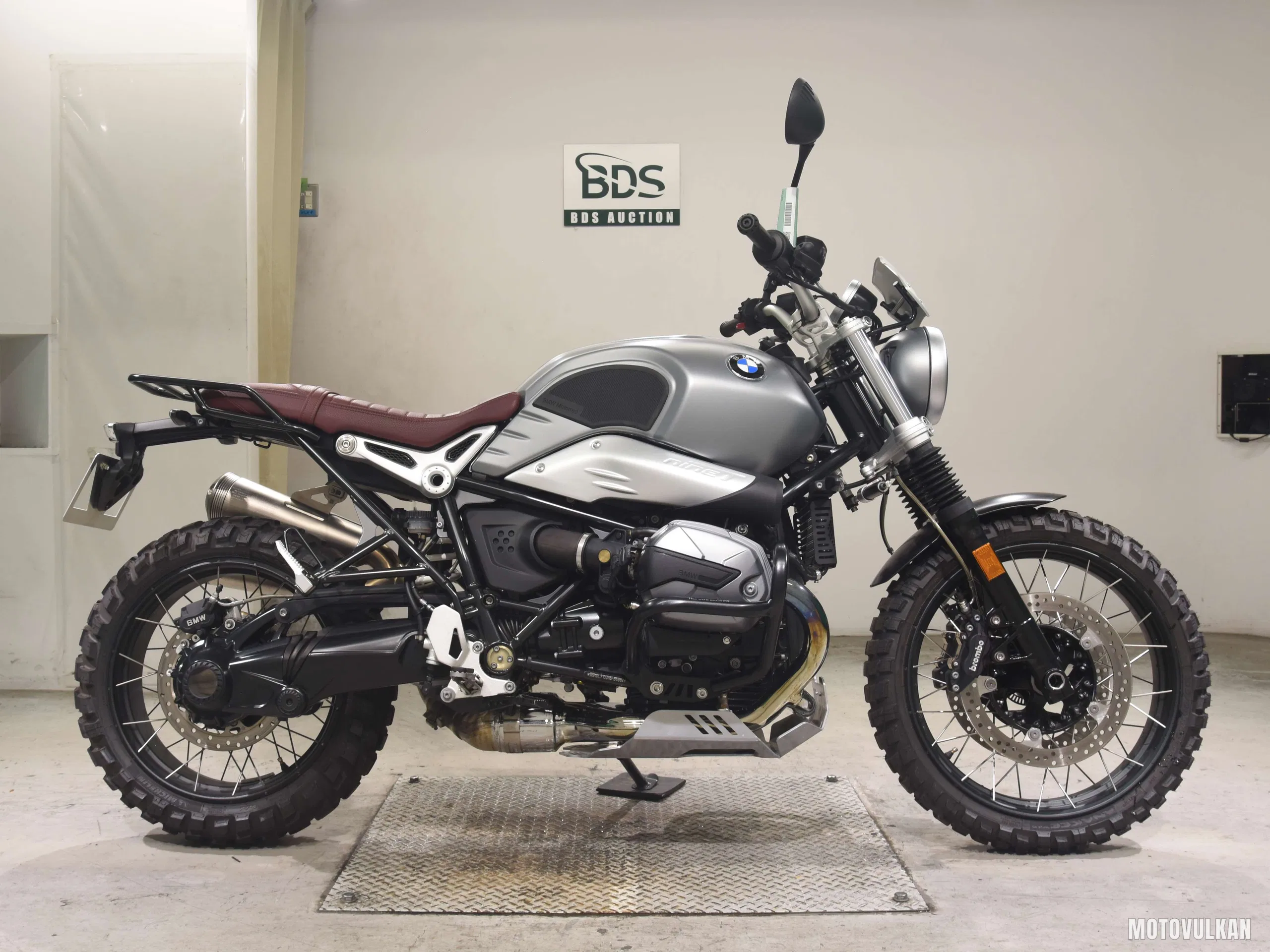  BMWR NINE TSCRAMBLER