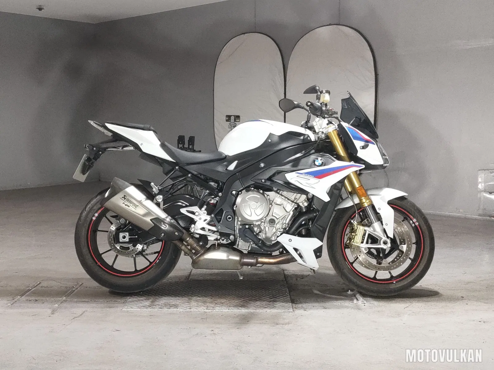 BMW BMW S1000R